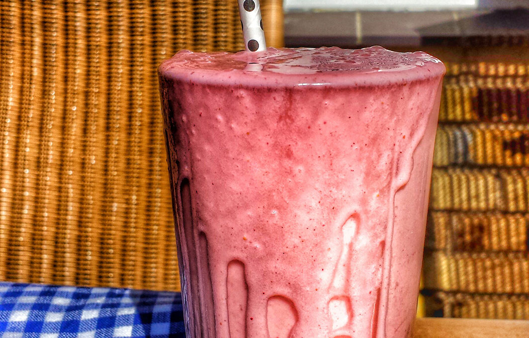 Banana Almond Strawberry Smoothie