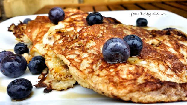 banana cinnamon pancakes
